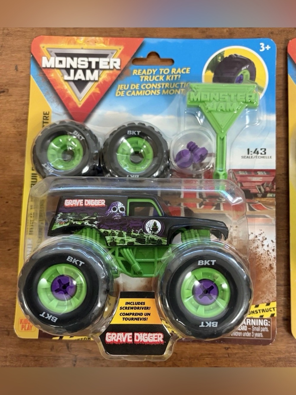 Monster Jam Ready To Race Kit 1/43 Scale. GRAVE DIGGER